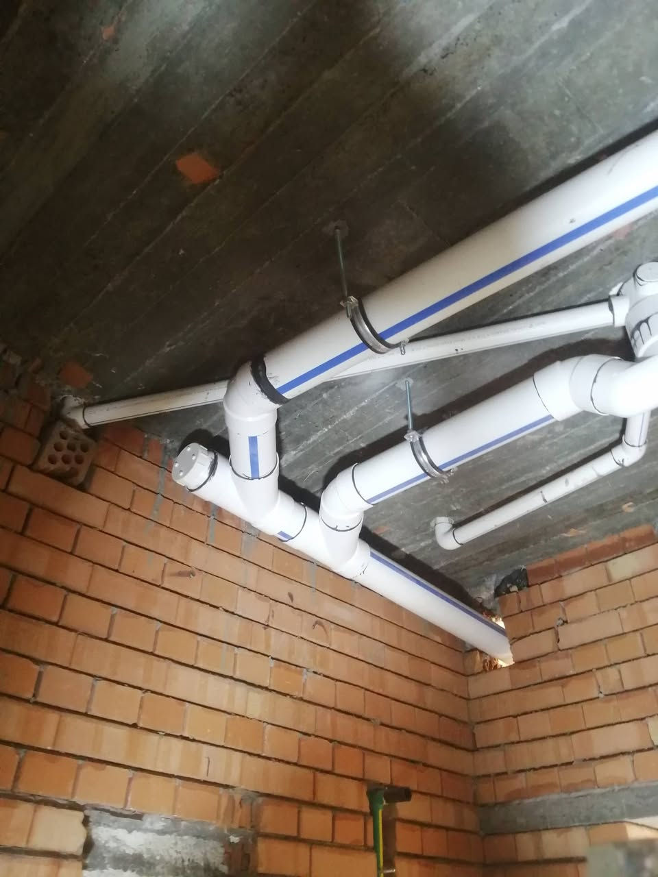 السلام عليكم خلفة صحيات متفرغ اشتغل صيانة وتأسيس وتقفيل وكلشي يخص الصحيات ضمن بغداد للتواصل ***********
