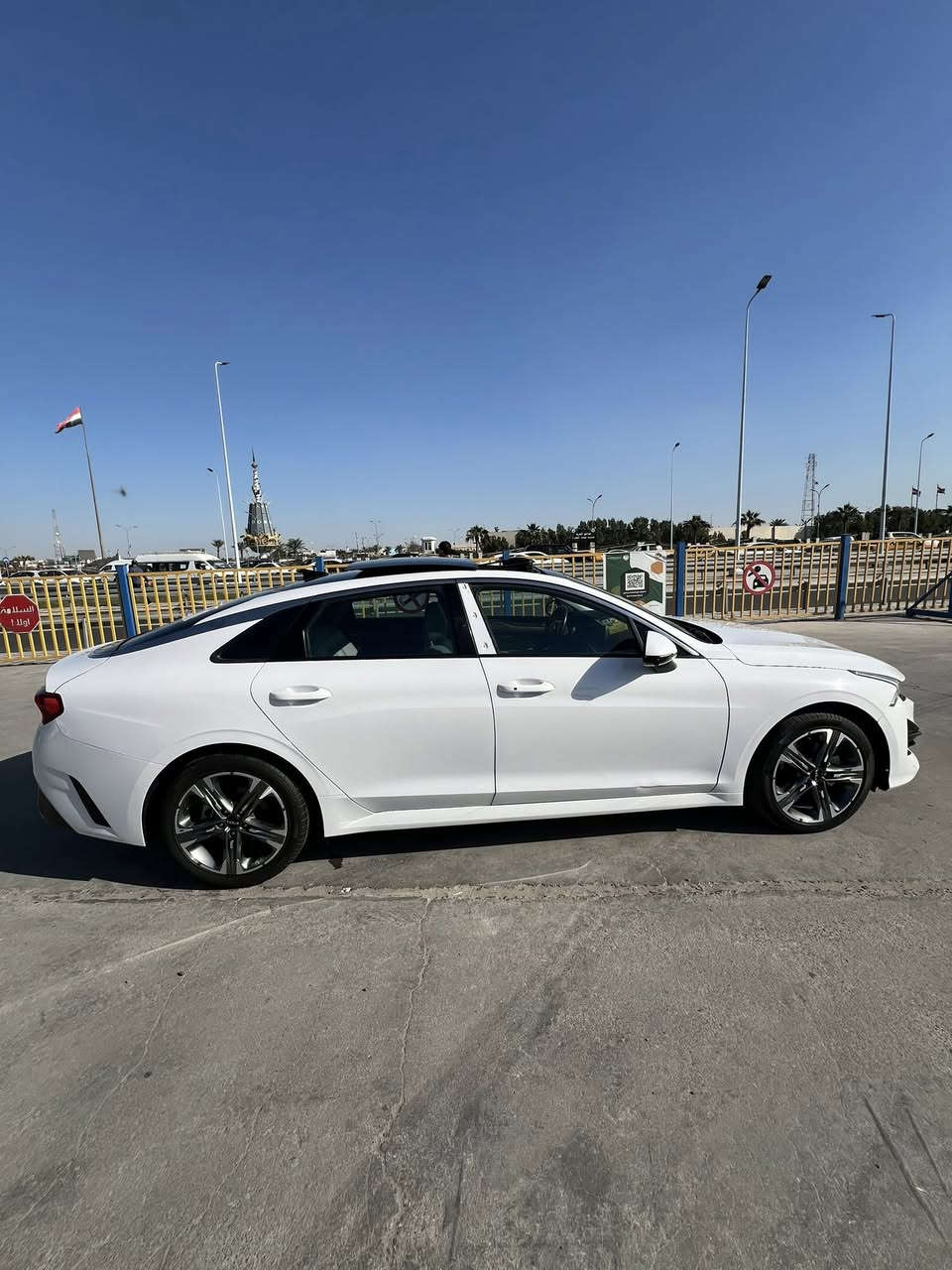 سلام عليكم
K5 2024  فول لأخير اي اكس 

مواصفات 

لد متكامل داخل الغرفه 

بصمه دخول ذكي

كشنات تدفئه 

لايت امامي ذكي عالي وناصي Auto 

شاشه متصله حجم 12.3 

شحن هاتف لاسلكي 

ابل كار بلي اندرويد اوتو لاسلكي 

هاند بريك بصمه

تشغيل عن بعد 

مثبت سرعه 

نضام ABS

مانع انزلاق حساس أطارات 

اطارات تخم جديد

بك لايت ليد 

رادارات جانبيه 

رادار امامي وخلفي

مراقبة النقطة العمياء

رادار الخطوط البيضاء 

اشاير بالمري 

مقعد امامي كهرباء 

نضام قياده أيكو + سبورت +سمارت +نورمال

بلوتوث + aux + usb + type-c 

فول تحكم ستيرن

كير أوتو + عادي

اوتو بريك  

‏ ‏الخريطة

توقف ذاتي عند الرجوع

صندوك بصمه

‏AUTO HOLD

نظام الملاحة

مصابيح خلفية LED

مصابيح ضباب LED

السياره وارد امريكي 

خاليه من اي نقص ***********
