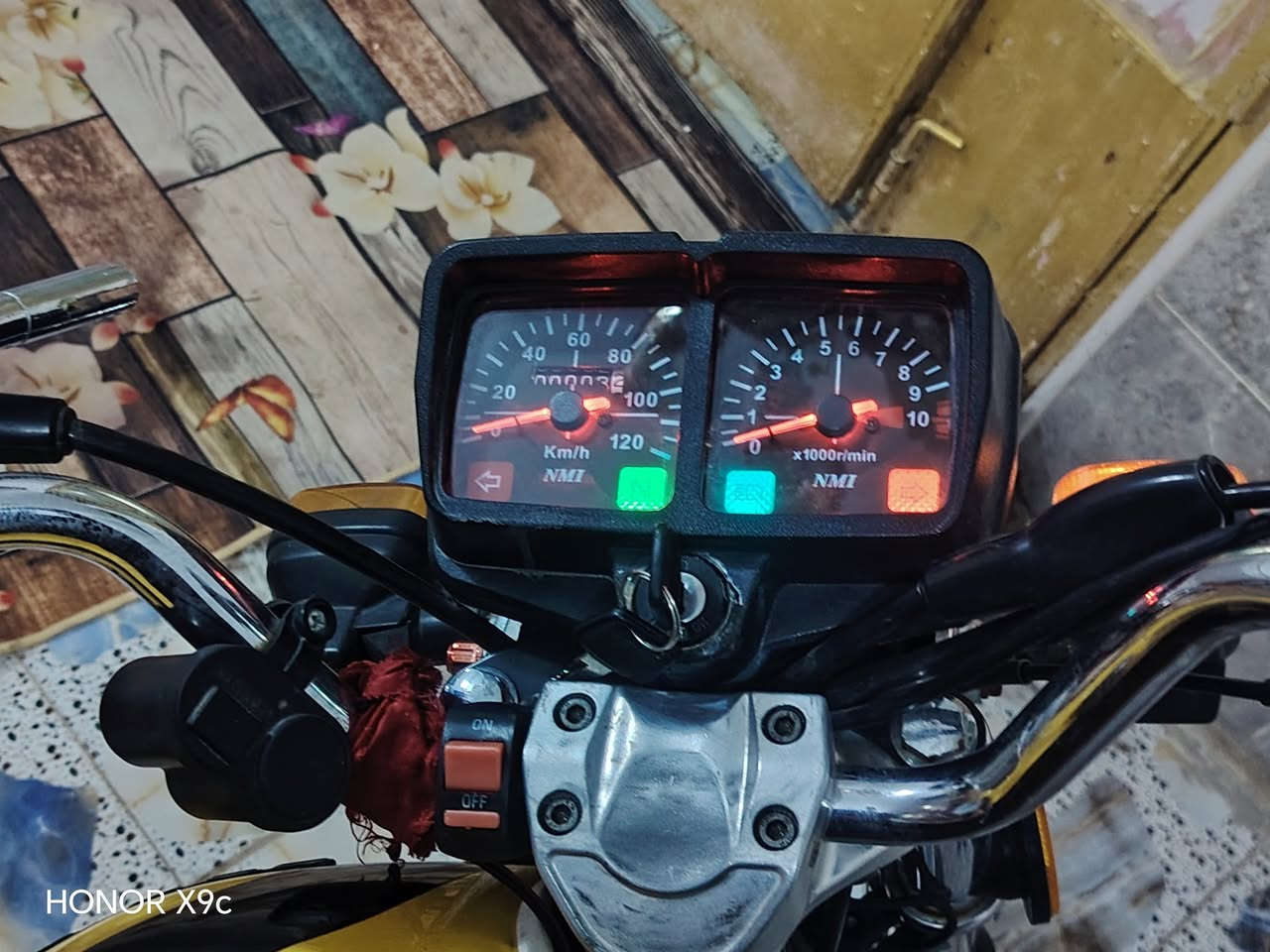 السلام عليكم للبيع نامه امتياز موديل  2025 نضيفه احله من الصوره ملاحضه ماجاوب خاص اتصل ***********
