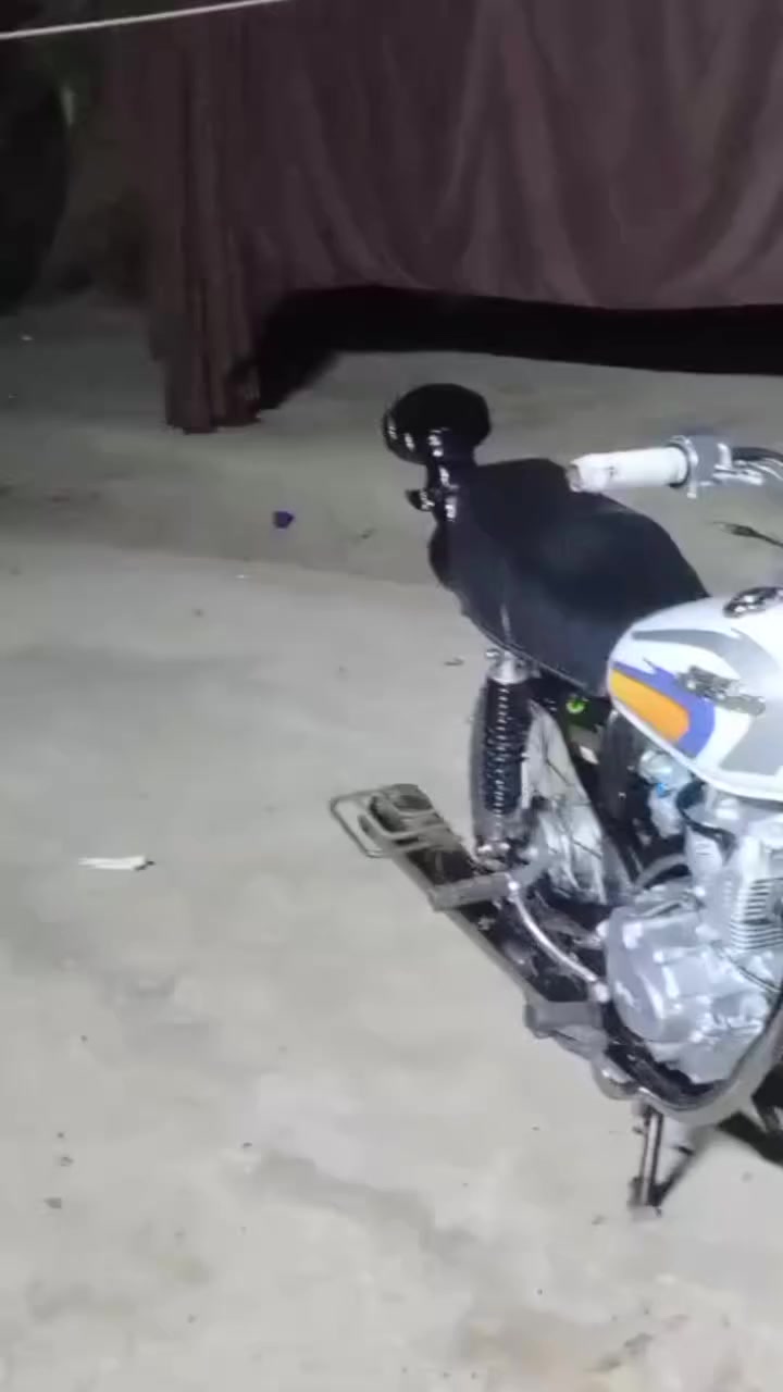 السلام عليكم الدراجه للبيع نامه شلامچه اصلي مامفتوح ٢٠٢٣ شاصي اسكنر اسكنر العنوان ناصريه مركز قرب مستشفئ التركي عجبتك الدراجه تفضلي خاص وبيك خير وتدلل السعر خاص


**إذا كنت صاحب هذا الإعلان وتريد حذفه لأي سبب، رجاءا أرسل رسالة إلى الدعم الفني**