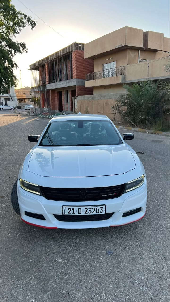 جارجر 2016 sxt كلين بدون قطره صبغ فقط بارد شبر بالباب ماشيه 120 حداديه تايرات كله جديد سياره جاهزه بدون نقص بس بيها تبديل كازكت مكانها كركوك
*********** كركوك, العراق
