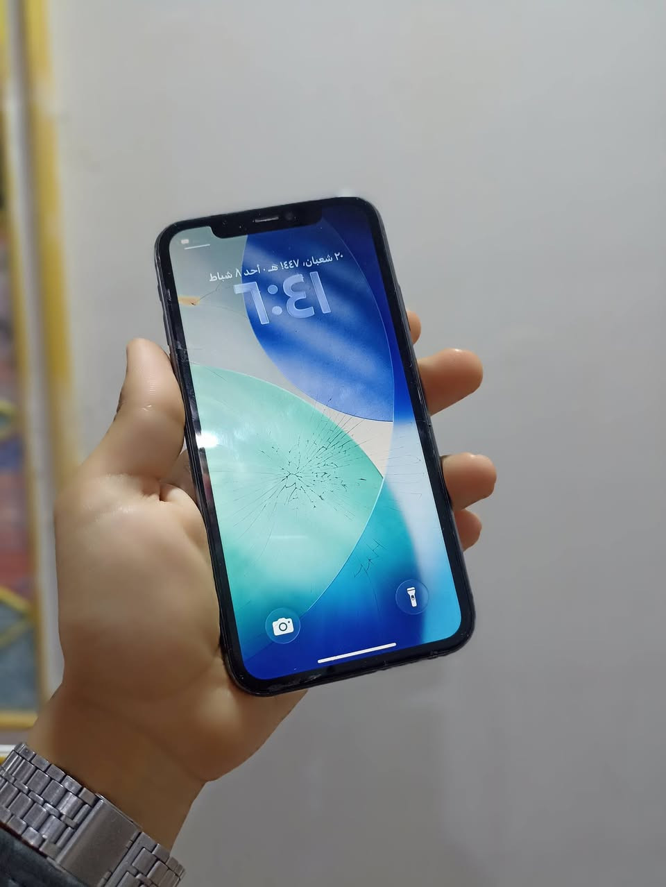 سلام عليكم ايفون 11العادي دبل شريحه ذاكره 128 مبدل بطارية اصليه فقط 100 نموذج M فيس ايدي شغال كلشي شغال بي فقط هذا الكسر الي بالشاشة ما مآثر ع المس ابد الشراي واتساب فقط رقمي للتواصل ***********
