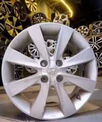 ويل كب قطعه وحده نضيف كلش مال سياره بلادي   50 مكاني بغداد  0750554009...