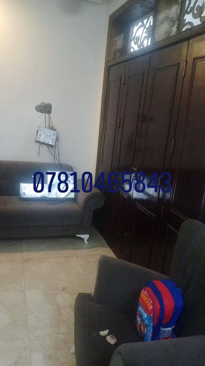 بيت للبيع او مراوس حسب القناعه المساحه 120 متر شارع 10 نجف حي ميسان المنطقه 31 قريبه على مجمع الجوهره عن من البيت مطلوب على المصرف 40 مليون سعر المطلوب الكلي 220 البيت طابقين طابق الاول غرفه وصاله واستقبال ومطبخ الطابق الثاني غرفتين مع سويتات وصاله شغل درجه اولى الاستفسار مراجعه مكتب بركات اهل البت***********
