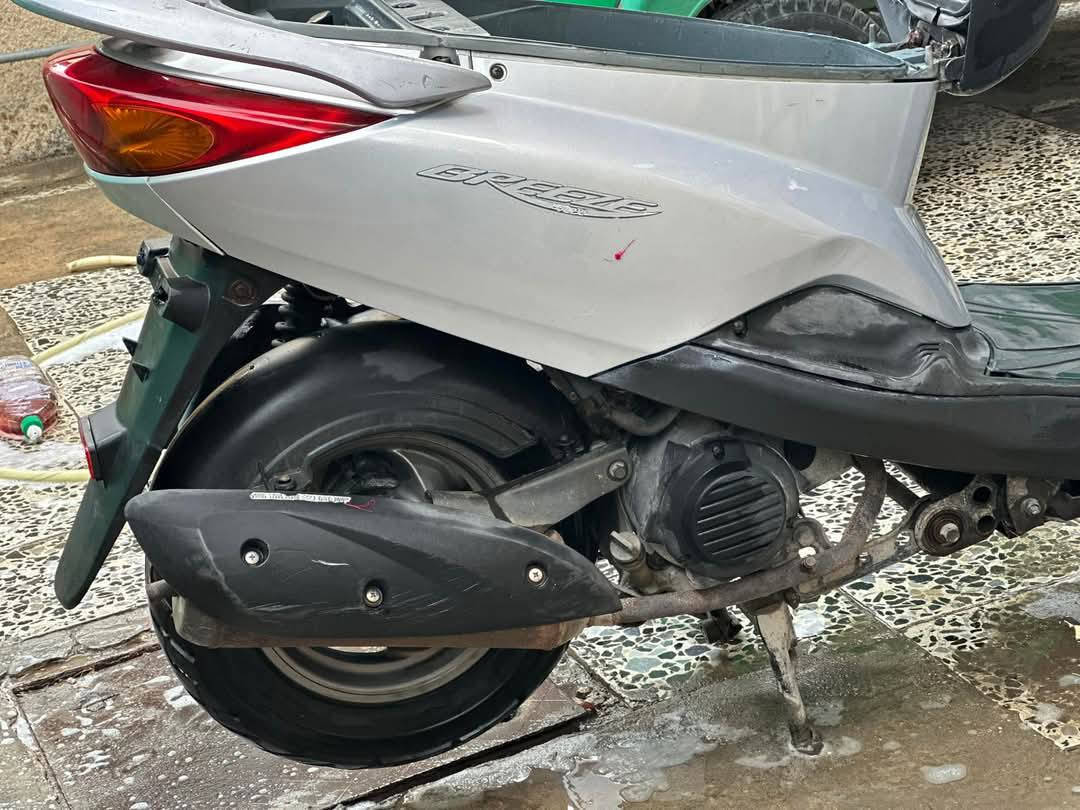 دراجه بريز  للبيع ماشيه شي قليل  العنوان الكاظميه ٩٠٠ وبيها مجال قليل ***********
