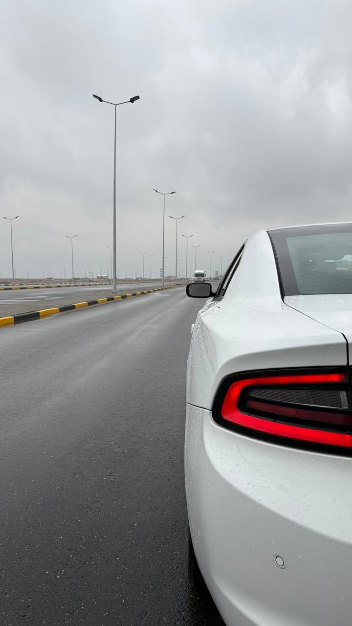 جارجر موديل 22
شاشة وسط مقاعد مخمل SXT
تحكم ستيرن وباقي المواصفات معروفة
الچاملغ الامامي صفحة الراكب (كلير) ، وبيها بارد بالهلال مال الچاملغ الخلفي بچم كبس بدون ايرباك بدون دواخل

ممشاها 47 الف ميل
رقمها أربيل بأسمي السنوية
السعر 237$
مكان السياره البصره خمس أميل 
رقم الهاتف ***********
مكلف بنشر مكلف بنشر
