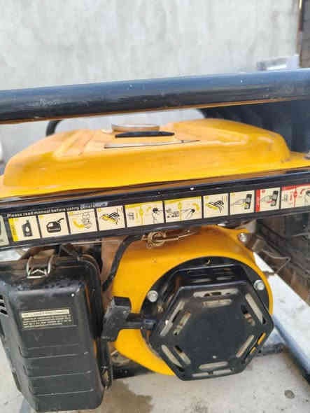 مولیده ی 12 ئه مپیری مارکه ی جیتا لوک یه ک هه فته ئیشیکردوه تازه و بیکیشه یه به نیو هندر ئیشه کات نرخی 250 هه زار

له سليمانيم

0771 736 2488 السليمانية
