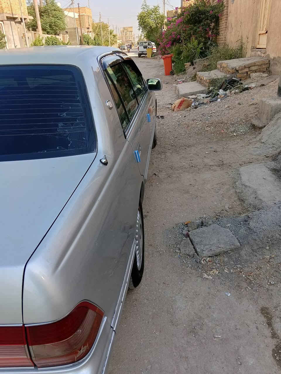 السلام عليكم سياره راس الثور السعودية للبيع موديل 98 تخم تاير جديد حداديه كدام وره جدد كير ومحرك شرط كهربائيات كله شغاله بس بيه دعمه بل كدام مصبوغه بس حزام سياره جاهزة ما عوزه شي سعر 75 وبيه مجال سياره مكفوله من العيب الشرعي رقم بغداد هسه جديده سنويه ال 31 بسمي مداور ثاني يوم مكان ذي قار الشطره ***********
