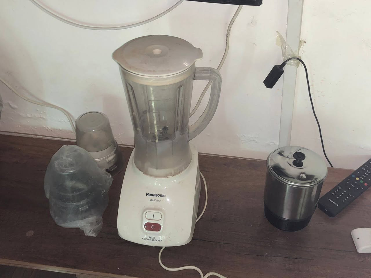 السلام عليكم للبيع مكان هيت بوفيه 250
بوفيه 50 مده كل وحده ب15  كاونتر 40 ع 35  براد 75
الخلاط مع الطاحونه 15


**إذا كنت صاحب هذا الإعلان وتريد حذفه لأي سبب، رجاءا أرسل رسالة إلى الدعم الفني**