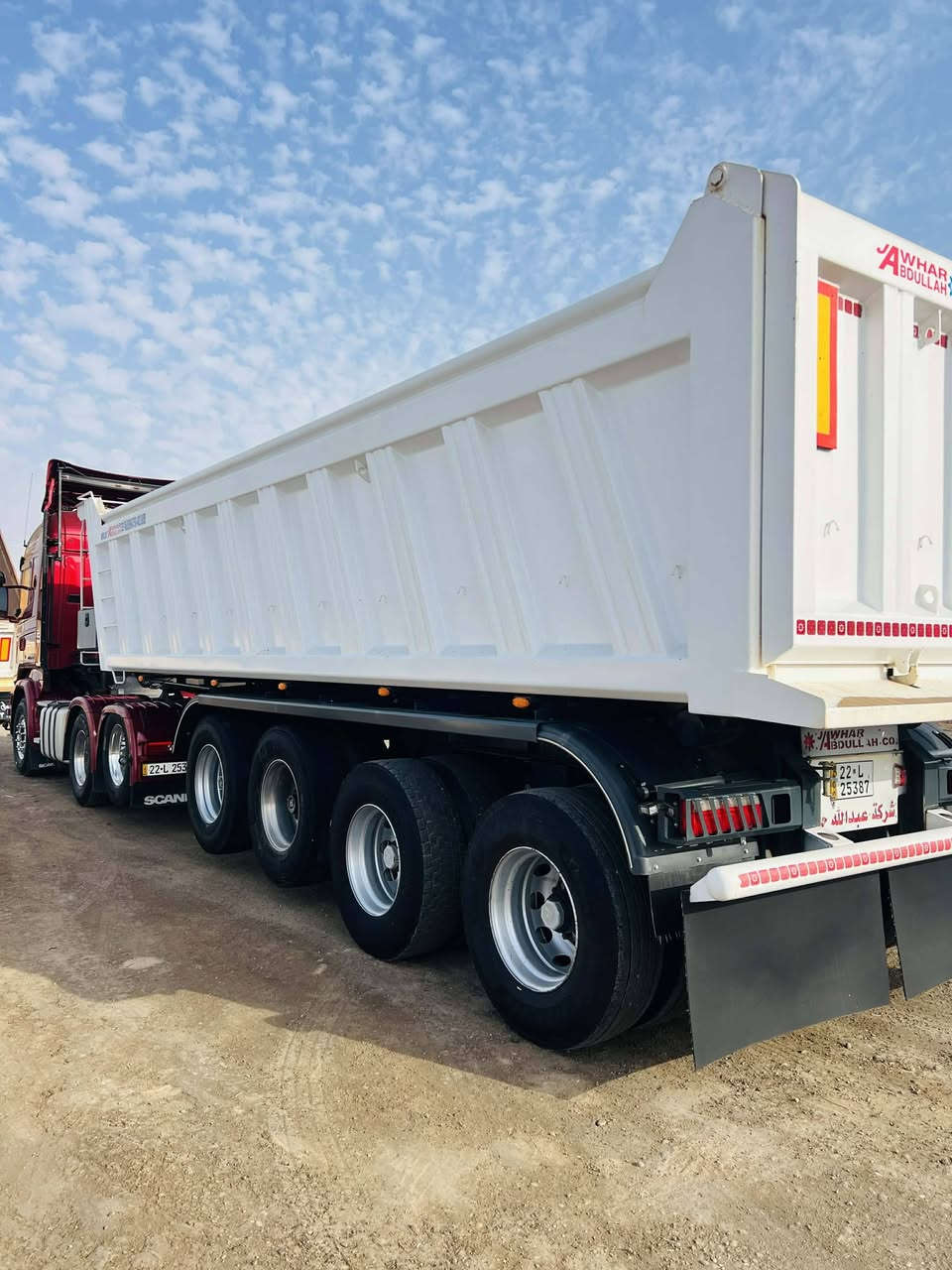 سلام عليكم سياره سكانيه للبيع موديل 2017
مكفوله كفاله عامه جاهزه رقم اربيل جديد تحويل ثاني يوم 
سياره صارلهه شهر من ترقمت سياره جديده  عربانه جوهر 2025
مكان ميسان علي شرقي مكلف بل نشر 
***********
