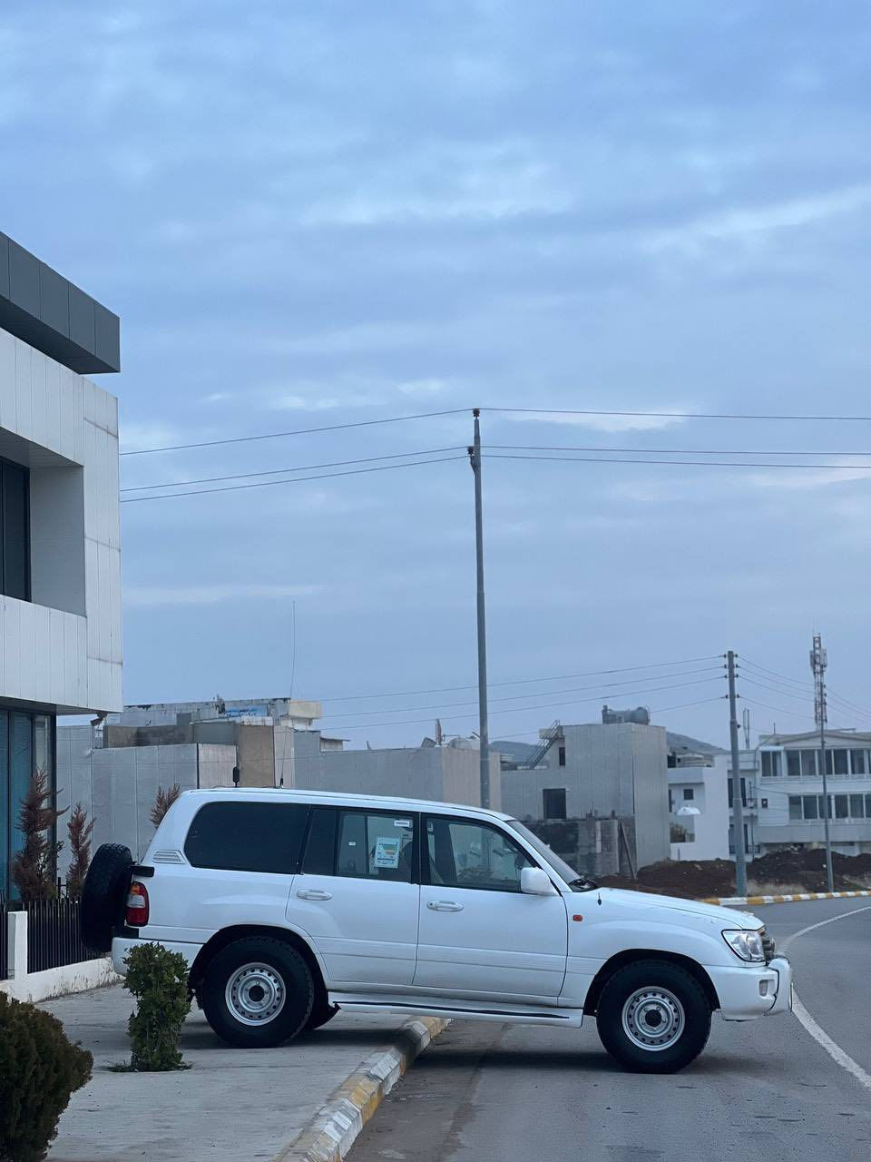 مونيكا 2003
ره قه م. ده هوك
مواسه فات 
ABS 
جام كاره باي
سه لاجه 
ده ژبول به رز . 
سياره كه. حيزام بوياغ 
سه قفي    به شي بيشه وه. بوياخ 
سياره كه زور  خاوينه 
4 تايه ي ويلي ايستا بو كراوه 
هه موو كياني به شه رت  كير مه كينه اكسل
نرخ. 
128 
كه ميك  مجال
***********
واتساب فايبر.
