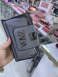 توفره حقيبه جلد طبيعي  بالوان متتعدده 🦋🦋🦋 السعر ٧ الف فقط  كوزمتك اشوو...