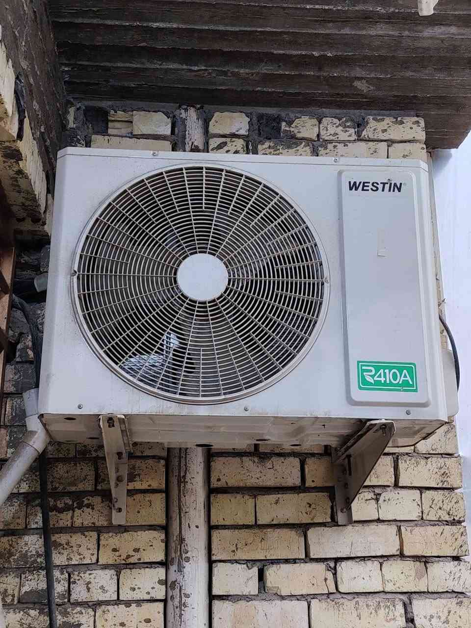 سلام عليكم سبالت عدد 2شغالات 2طن تبريدهن ثلج عله لفحص اني مكلف بلنشر ***********
