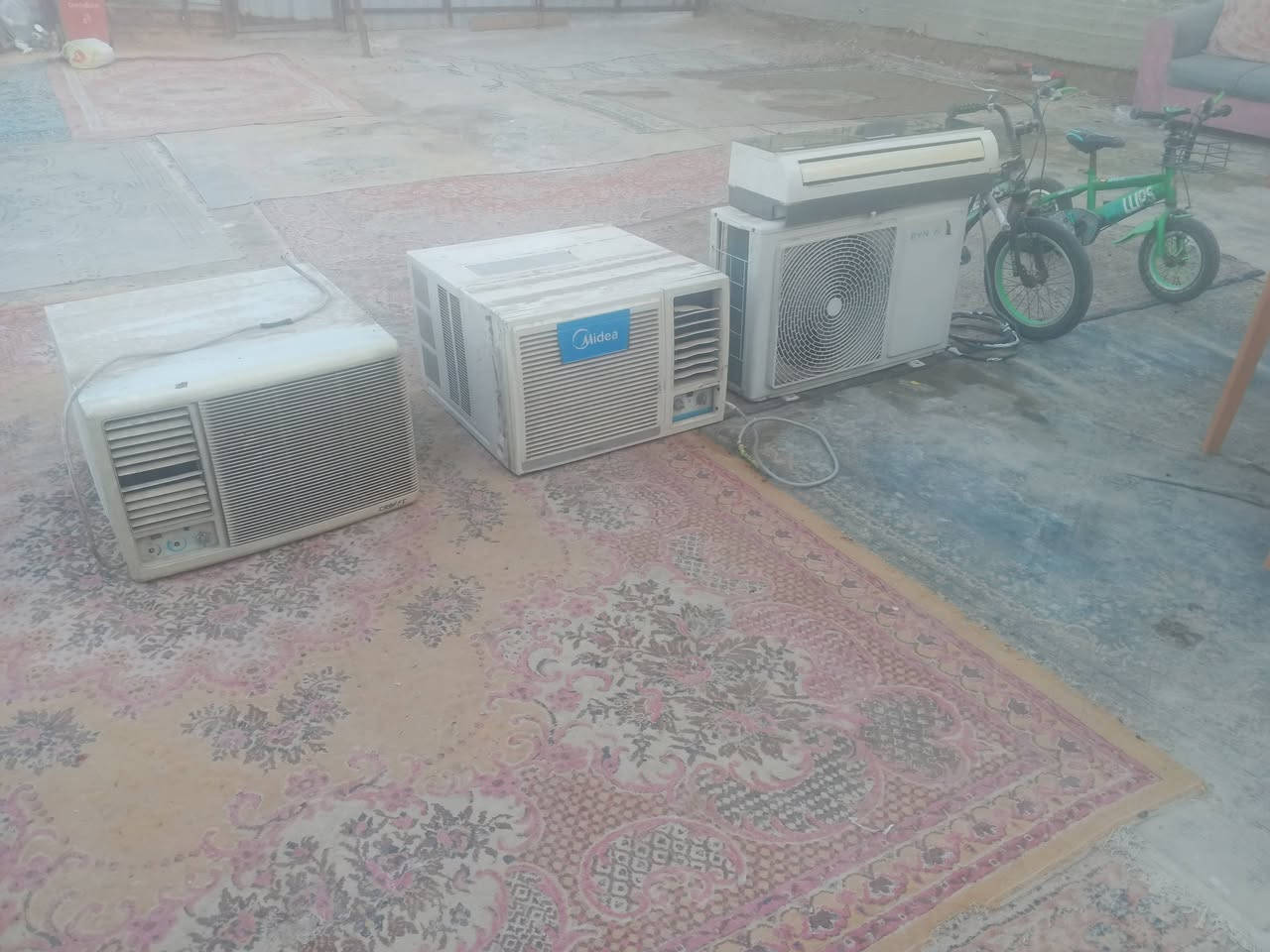 السلام وعليكم لبيع غراض كلهن جديدات وشغالات مكاني حي اور سبع قصور شارع ابو علي يم  جامع لحمزة موجود خاص وتساب ***********
