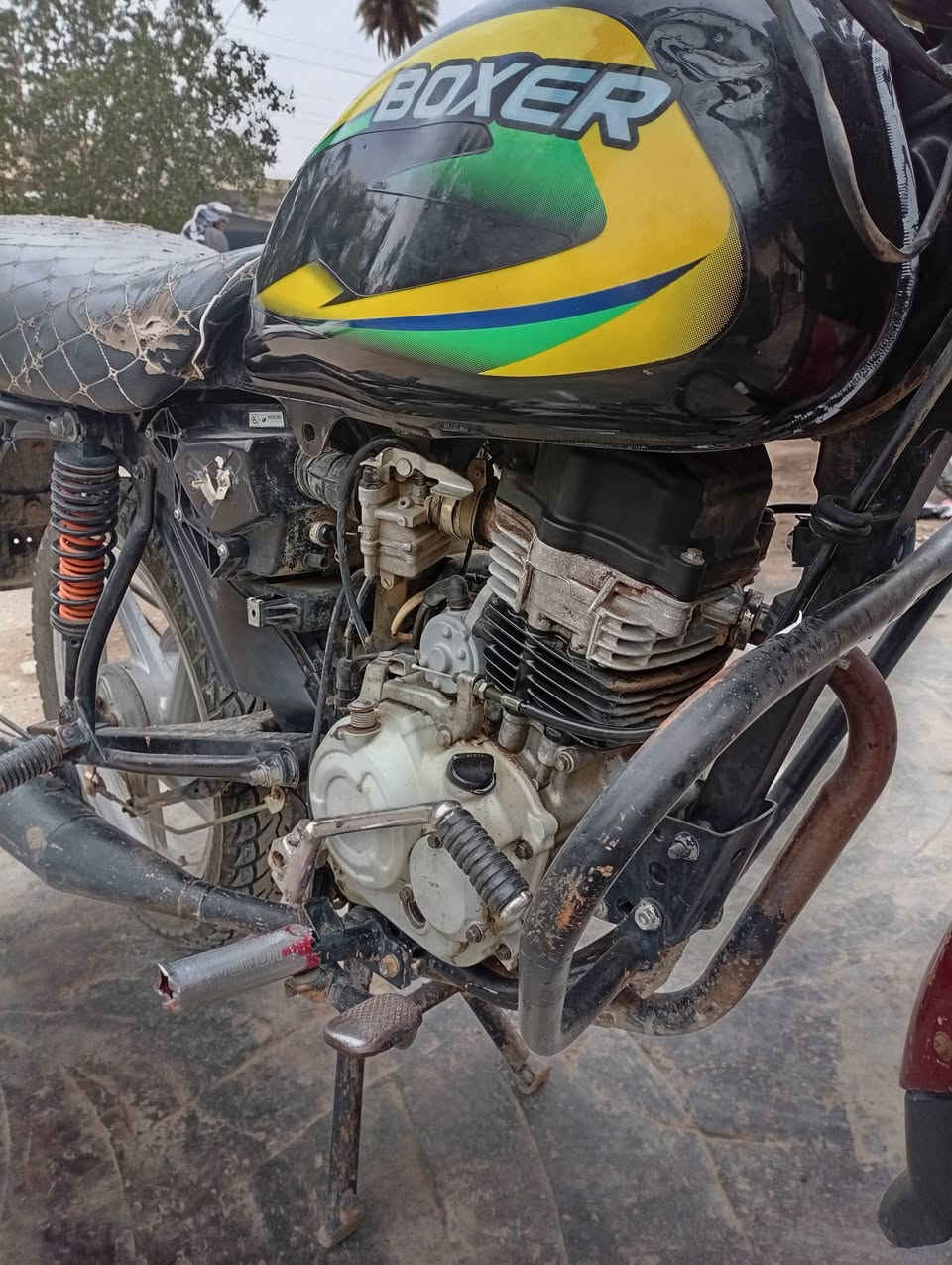 بوكسر موديل 2018شغال هندر سف بس جان متروك ولفار كارض الوايرلت وصارله شهر من يطلع دخان يعني بيع كايم اوراق كامله للترقيم كبل سعرة 550بي مجال قليل ***********
