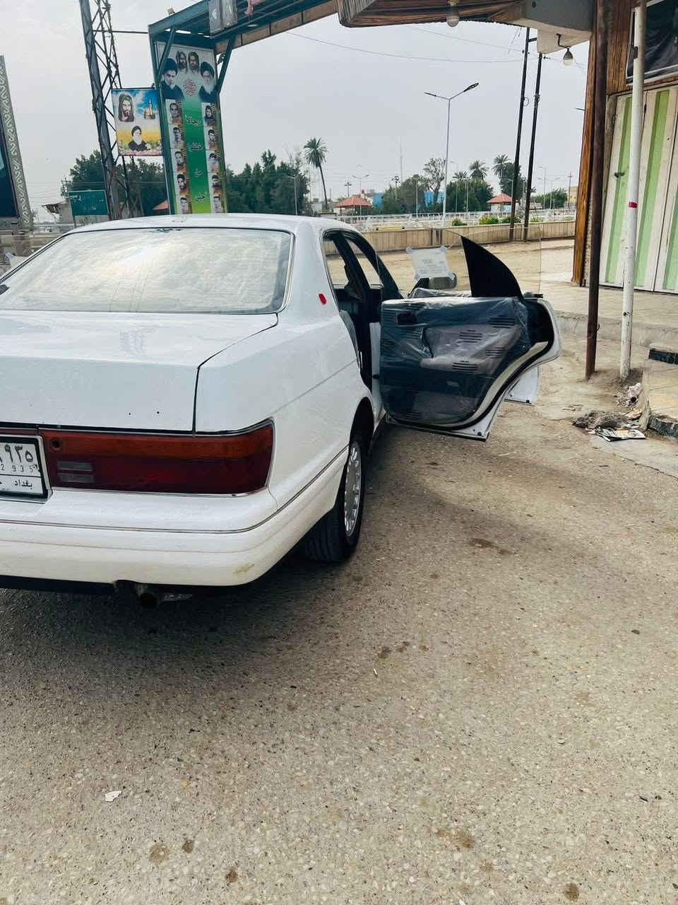 سياره بطه للبيع منفصل رقم بغداد لون ابيض راعيهه موجود مكفوله من الكصه ونقل جثه  بيهه طخه بسيطه جاملغ الخلفي سياره ماناقصهه اي شي تخم تاير جديد سعرهه 53 وبيهه مجال سياره مكانهه كوت  للستفسار الاتصال ع رقم ***********

وترهم مراوس
