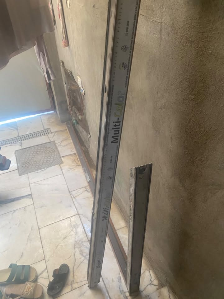 باب 🚪 ألمنيوم باب غرفه نضيف حيل نسبه نضافه 80-85‎%‎
مكاني بغداد دوره
***********
متوفر وأتساب
