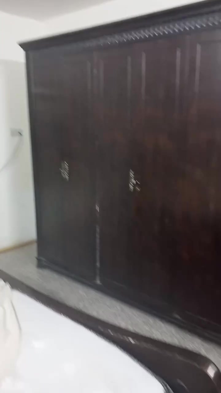 السلام عليكم غرفه نوم ايطاليه نضيفة تخبل سعرها ٢٠٠فقط المكان شارع فلسطين أخوان اليريدهه يجي هس ***********
