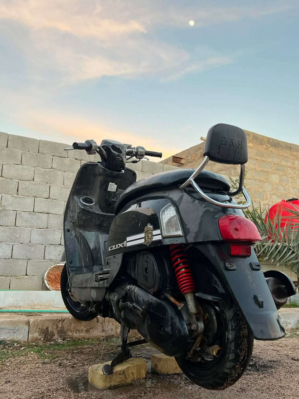 بوليسي برغي ما مفتوح من مكينه ب ٧٥٠وبيه مجال
***********
