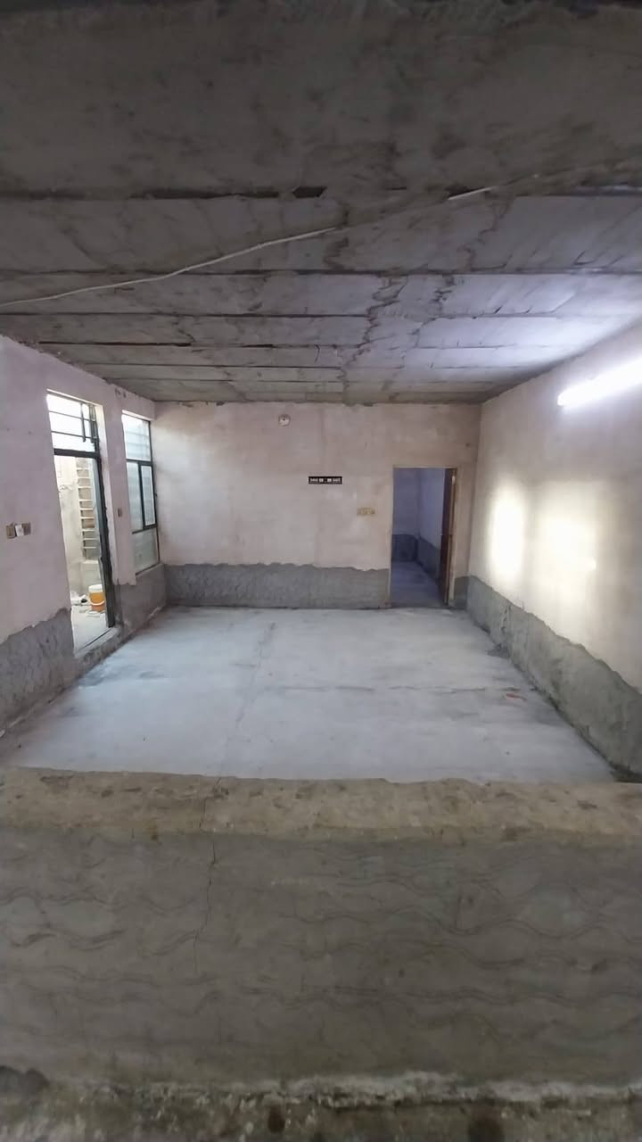 دار للبيع ١٠٠م زراعي
غرفه وصاله ومطبخ وحمام 
عنوان الدار شارع المطار الجديد 
داخل فرع محلات الشبيلي 
السعر ١٦ مليون وبي مجال 
مكتب بغداد للعقار ***********
