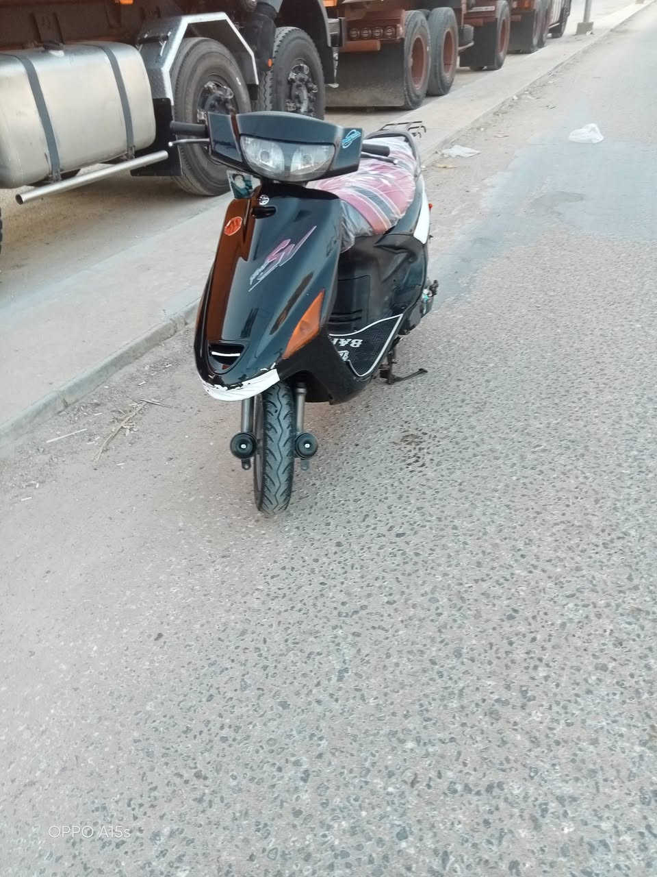 سلام عليكم 
دراجه فراشه. حاويه طالعه بشهر 9/19
نضيفه كلش برغي ممفتوح بيه 
الموقع/
النجف حي ميسان. 
الرقم/
***********
(السعر خاص)
