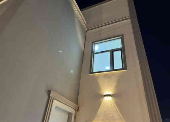 #للبيع ..#للبيع  مناسب 
 🏠دار مجمع الاميرات السكني 2

▪️ المساحة: 250م
▪️ المربع الخامس— موقع مميز
⸻
▪️ تفاصيل الدار:
🏠 الطابق الأول:
 • غرفة
 • صالة صغيرة
 • مطبخ حار/بارد
 • استقبال
 • حمام داخلي + حمام خارجي
 • حديقة
 • كراج
🏠 الطابق الثاني:
 • غرفة سويت
 • غرفة إضافية
 • حمام خارجي

▪️ الواصل:٣٠مليون 
▪️صاعد مصرف عقاري  
▪️يباع بتطلوعة مناسبة 

📞 للاستفسار والتواصل:
***********
***********

#مكتب الأمان للوساطة العقارية والمقاولات العامة 

— في ‏‏النجف‏، ‏محافظة النجف‏‏.
