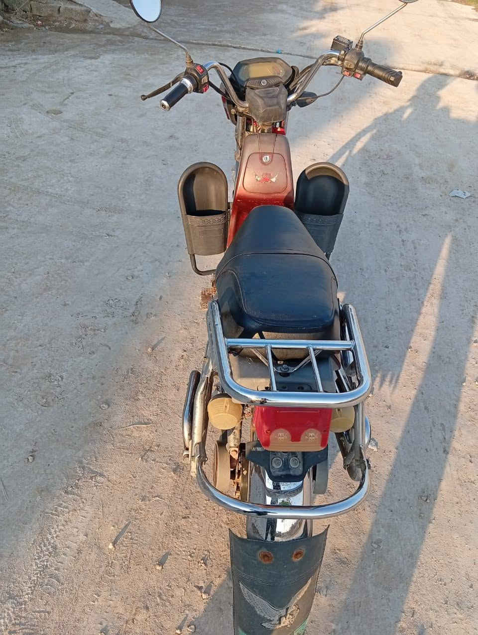 #دراجه_للبيع
🛑نظيف جدا 
🛑 السعر...300 الف
🛑شغال مابي نقص
🛑 بطاريات فوووول 
🛑 العنوان... الرمادي 
🛑هاتف ....***********
