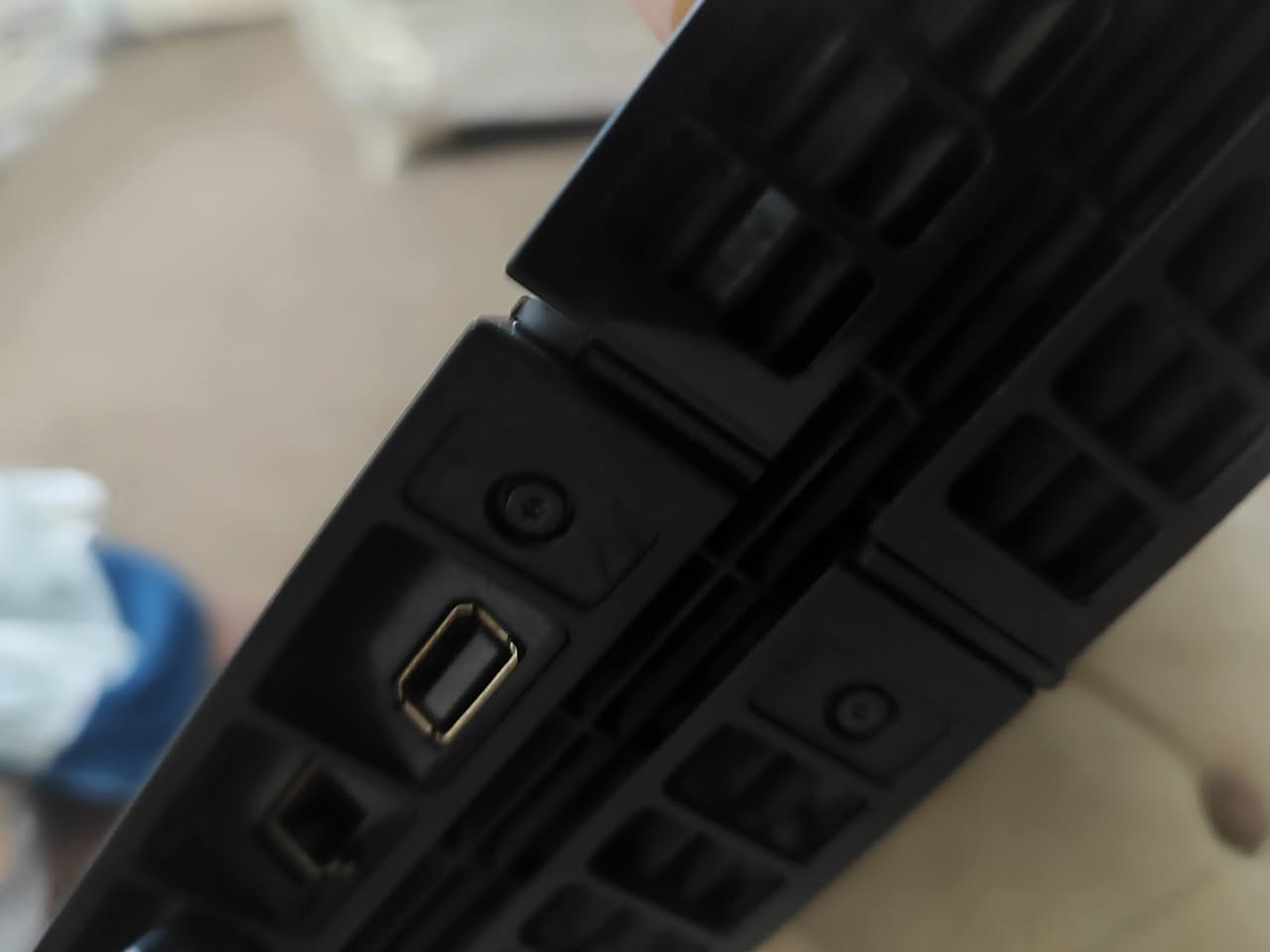 السلام عليكم.  PlayStation4  للبيع.  

أليدة الاصلية، ومُلحقاته الأصلية.(مُهكر)  وتهكير داخلي فقط تدخل ع المُتصفح يتهكر. وويا ثلاث العاب  جي تي اي وطوبة 26 واساساً كريس الابلي نضيف كُلش،  السعر (300) وبي مجال مكاني نجف. ***********
