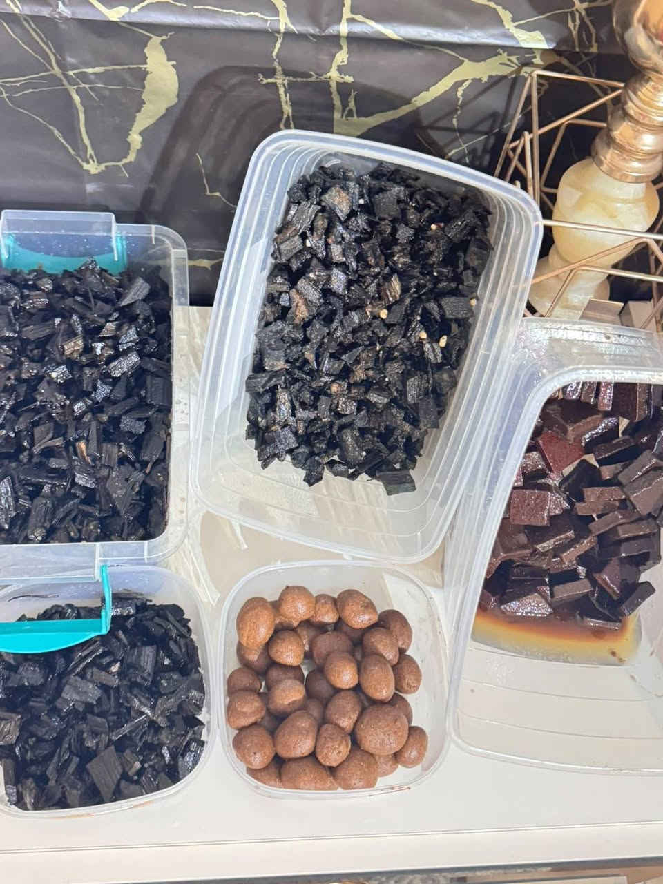 بخور درجه اولى صناعه يدويه محترفه وعطور جنن بعيدآ عن المواد الكيماوية الي تسبب تحسس وبأسعار جدآ مناسبه تتوفر خدمت توصيل الجميع محافظات العراق للتوصل رقم وتساب ***********
