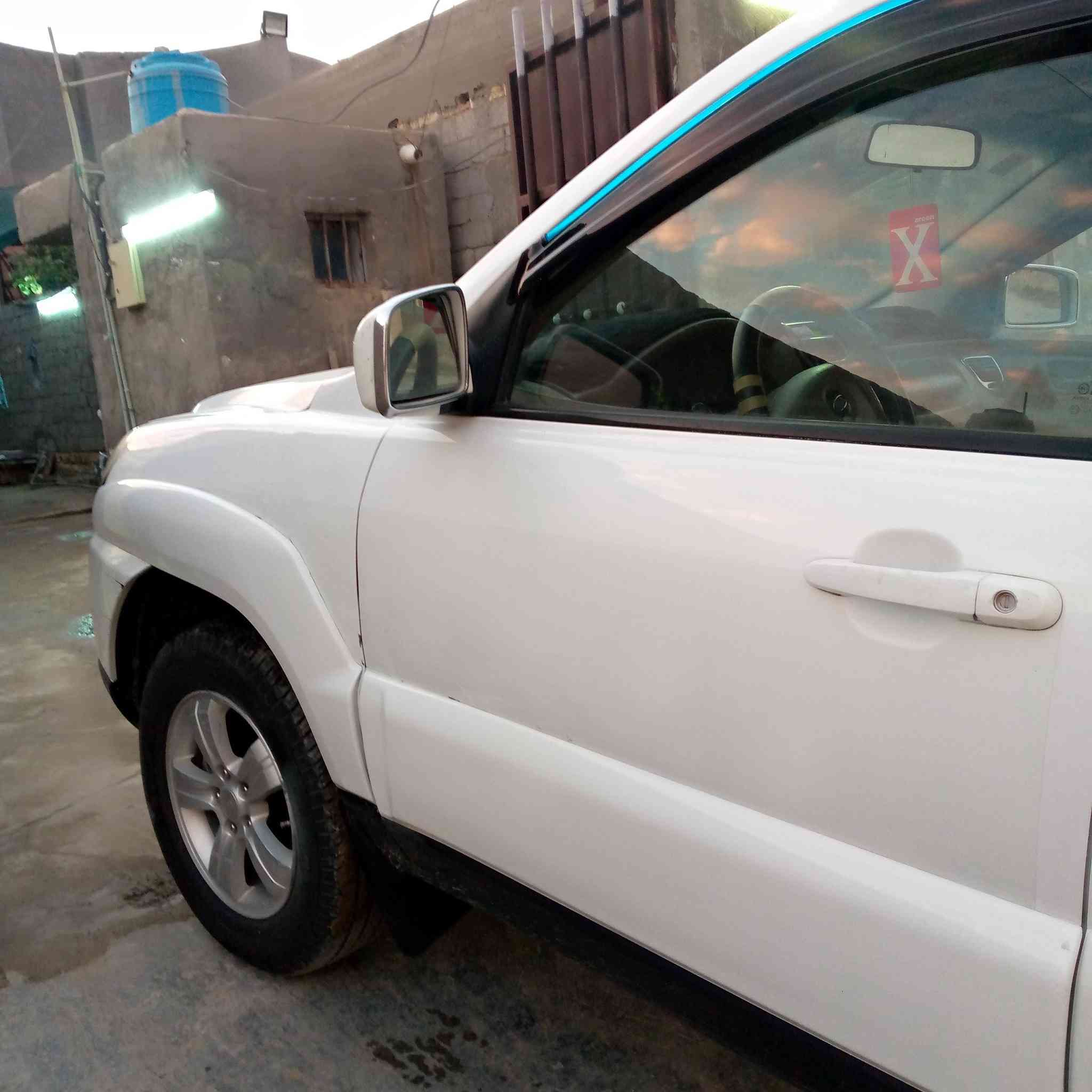 السلام عليكم  للبيع فقط
كيا اسبورتج موديل 10 خليجي فول مواصفات كفاله من الصبغ والتبديل والحادث مال جناي السياره نظيفه وجديده
السياره بيه ثلاث سونارات واحد(سنة24)و(25)و(26) مع هذا ابيع شرط السونار خلاف الكلام اتحمل كافة المسوليه

محرك 2000 
كير دبل اكلج
تبريد + تدفئه
فتحه بالسقف
شاشه كبيره
كامره ملونه
داخل بيجي 
داخل صاج
ويل كب
نظام دبل دسك
اي بي اس ابريك
تقفيل ذاتي
ماشيه 84 

حداديه خلفيه واماميه شرط ع الشركه 
تخم تايرات جدد اسبير جديده مانازل 
غرفه السياره شرط ع الشركه تراي شرط زيرو
نشاط ونعومه ونظافه 100/100
مال جني الجناي يجي ايشوف بعينه 

رقم بغداد الدولي سنويه نهاية 28 بسمي 

السعر 135   وبيه مجال العنوان بابل 

***********.    العنوان بابل السياره
