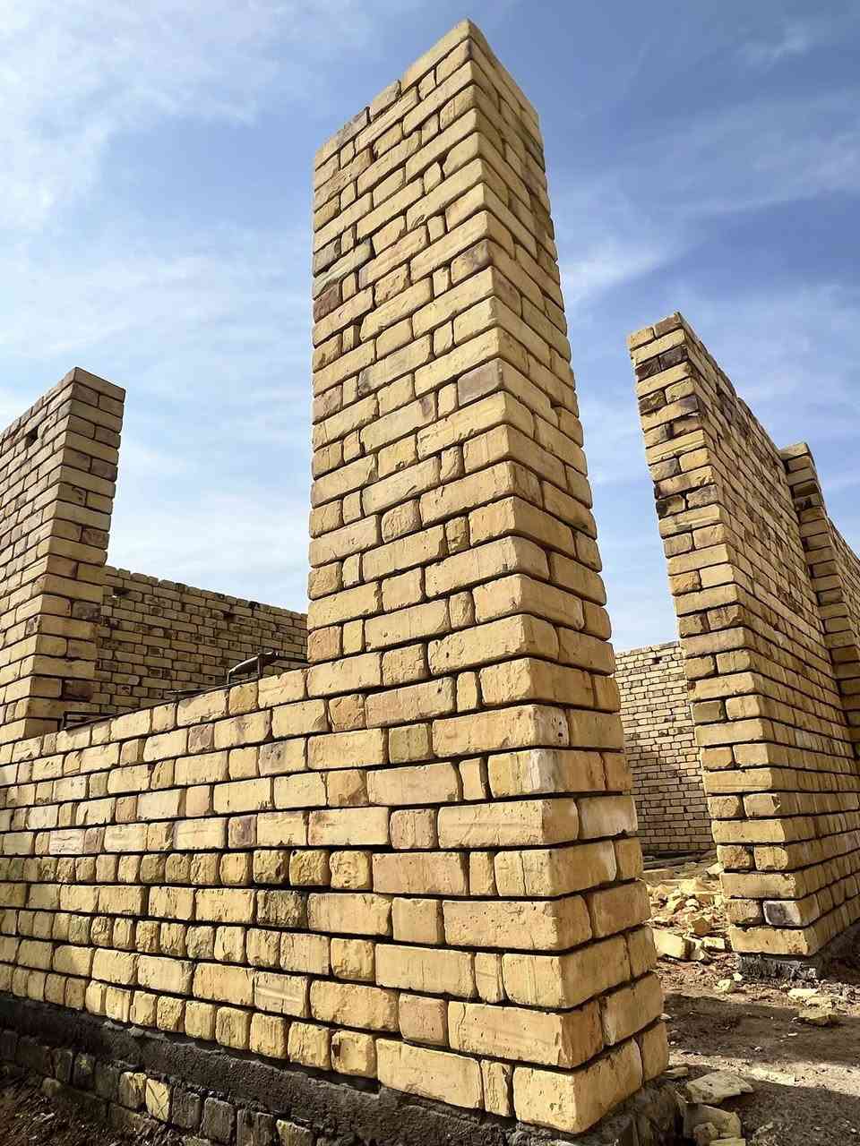 #الحمدلله 
تم اكمال بناء مرحلة الى الرباط فوق الشبابيك مساحة150mمنطقة /الطوبة والنخيلة/ طابوگة انچكتر عمارة الخلفةسلام البصراوي
للاستفسار***********
