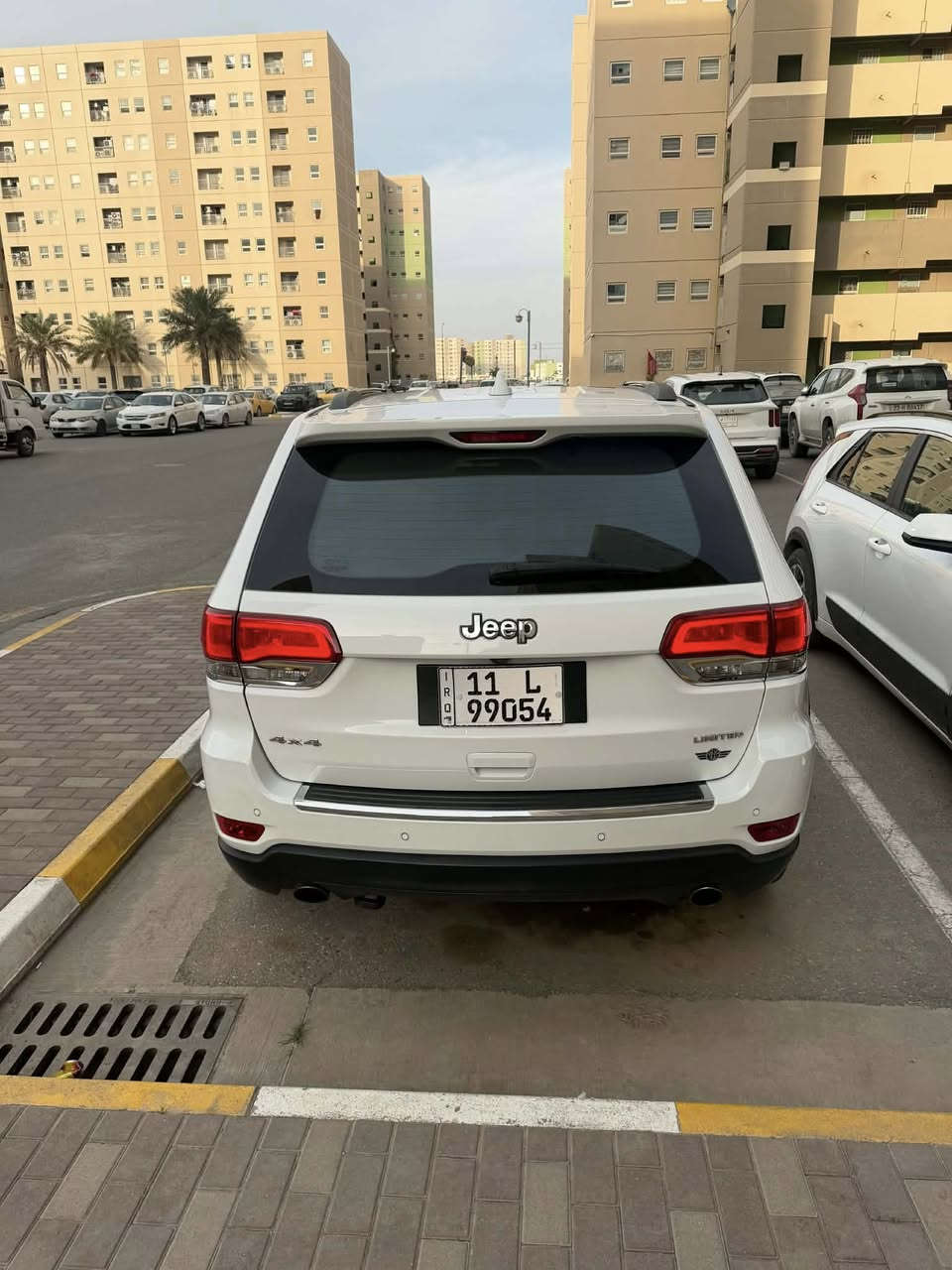 جيب كراند شيروكي لمتد فول مواصفات 2019 خليجي وكالة هارلم السيارة ماشية 85 الف سيارة جاهزة خير من الله ماكو بيها اي نقص 
 بيها صبغ جاملغ ونص الباب الصدر بدون دواخل حادث شخطة مال ستوتة السعر 240 وبيها مجال *********** مكان السيارة بغداد الكريعات
