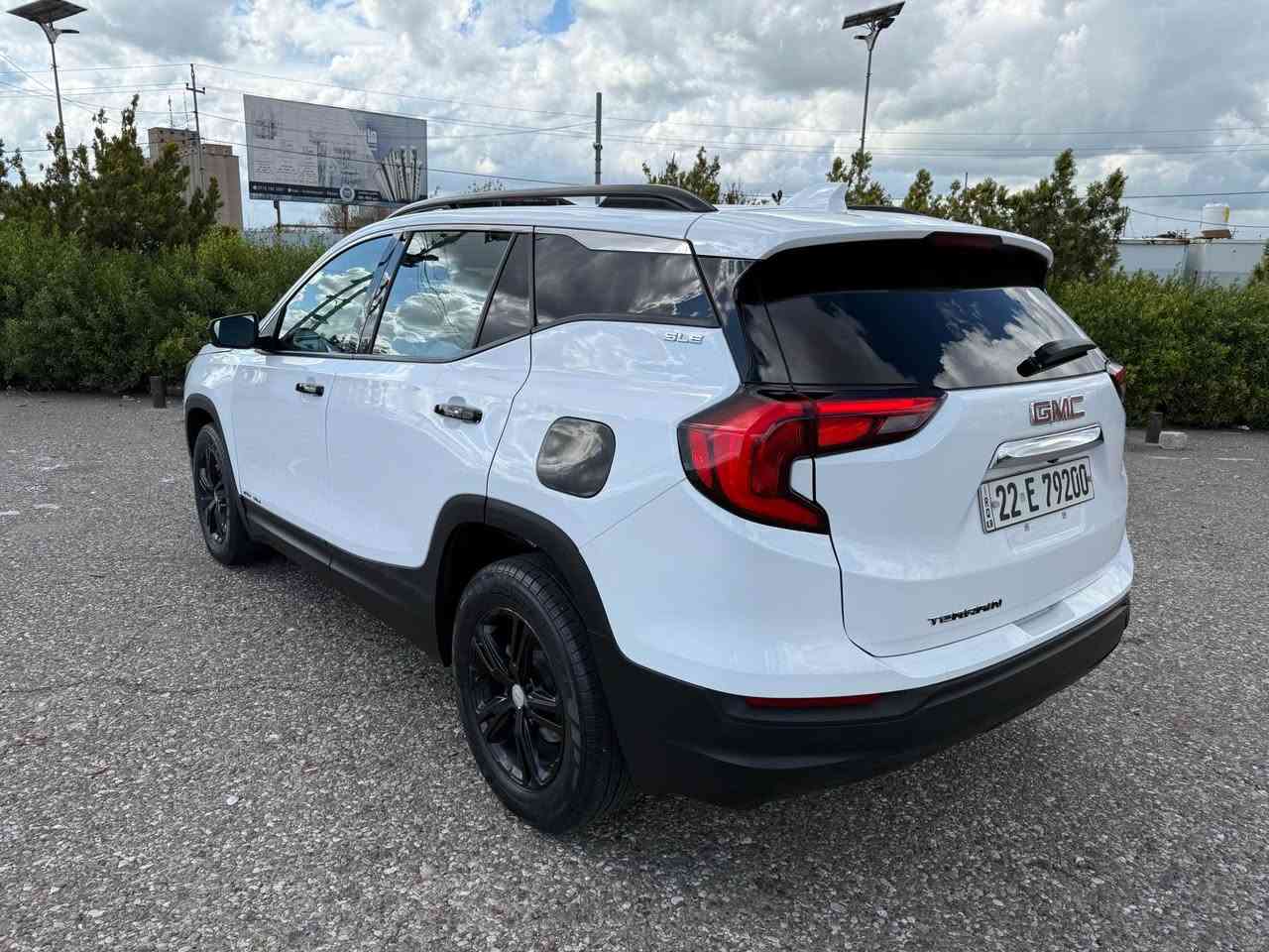 ئەمریکی GMC تیران مۆدیل 2019 مواسفات SLE رەنگ سپی چاملغ و بۆنیت بۆیاخە  بێ ژوورێ هەموو شتێكی بەشەرت تەنها 90miles هەزار رۆشتیە نزیكەی 700 دۆلار غەرامەی لەسەرە پاش  معامەلە دەگێرینەوە بەشەرتی وەكالەو بەناو كردن  سعری 133$ كەمێك مجال ناونیشان هەولێر 
Whats app       Viber     Telegram 
***********        0751 4039383 أربيل, العراق
