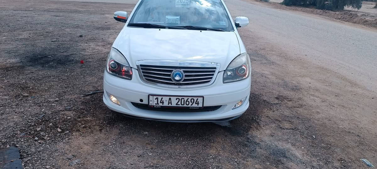 سلام عليكم 
جيلي مويل 2012 رقم بصره  انكليزي بأسمي مداور ثاني يوم مشروع وطني سنوية نافذة لغاية 2031 جاهزة من مكينة كير كفاله حدادية 100بل 100 كهربائيات كلها شغاله 
السعر 55 وبيها مجال 
مكاني الناصريه 
للاستفسار ***********
