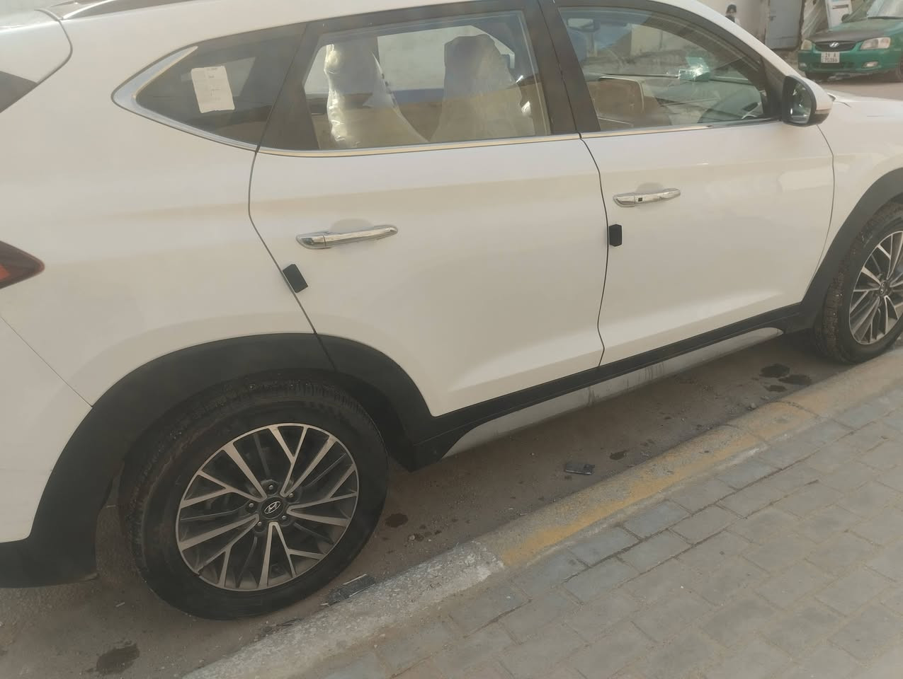 توسان 19 امريكي حادثها جاملغ وبنيد بدون دواخل فول موصفات رقمها بابل مكاني كربلاء سعرها 165 وبيها مجال التواصل ***********
