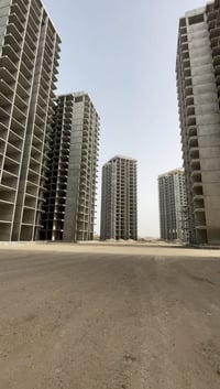 بمقدمة مناسبة جدااً 🔥🔥 اتوفرت شقة بمساحة 172m ثلاث غرف نوم باطلالة داخ...