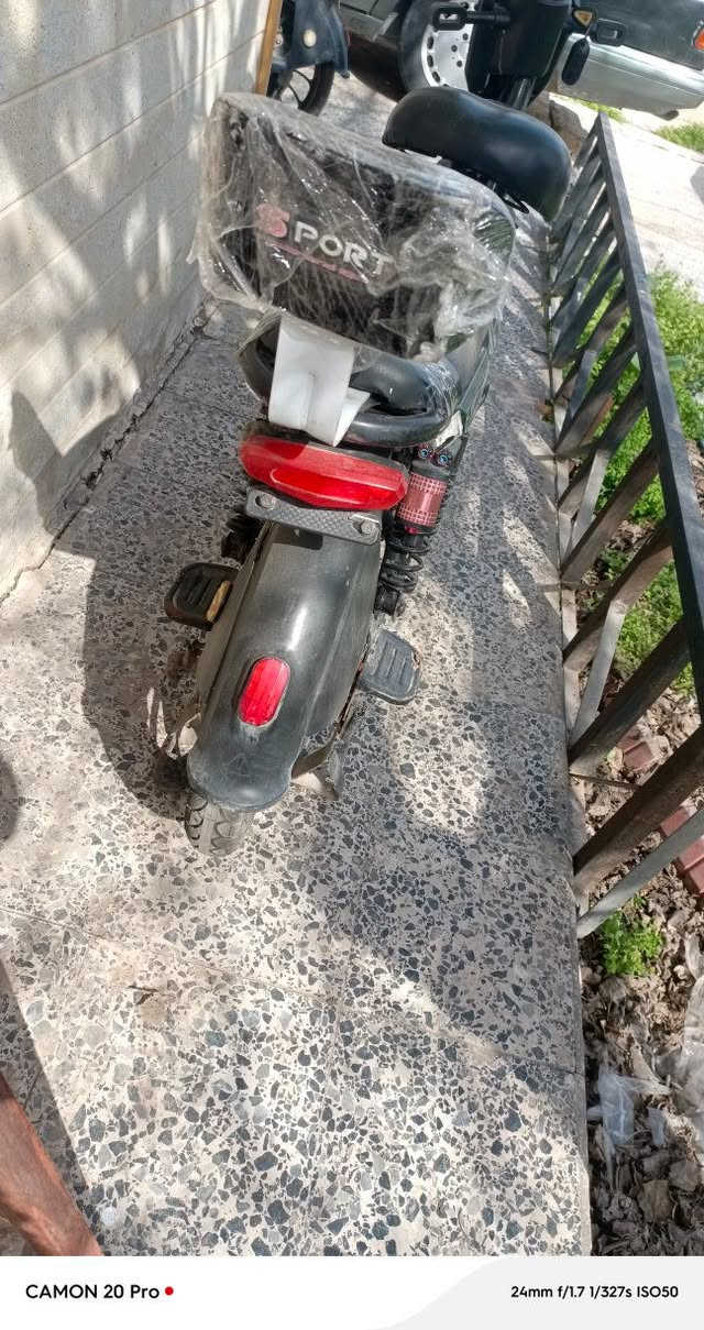 سلام عليكم 
للبيع ماطور شحن حجم 20
بطاريات اربعة نص عمر 
سرعة 99حقيقي 75
اربعة نمرات 
بريك امامي خلفي 
لايت عالي ناصي 
اشاير يمين يسار 
مكاني موصل الجانب الايمن السعر 150وبي مجال
شراي تعال خاص


**إذا كنت صاحب هذا الإعلان وتريد حذفه لأي سبب، رجاءا أرسل رسالة إلى الدعم الفني**