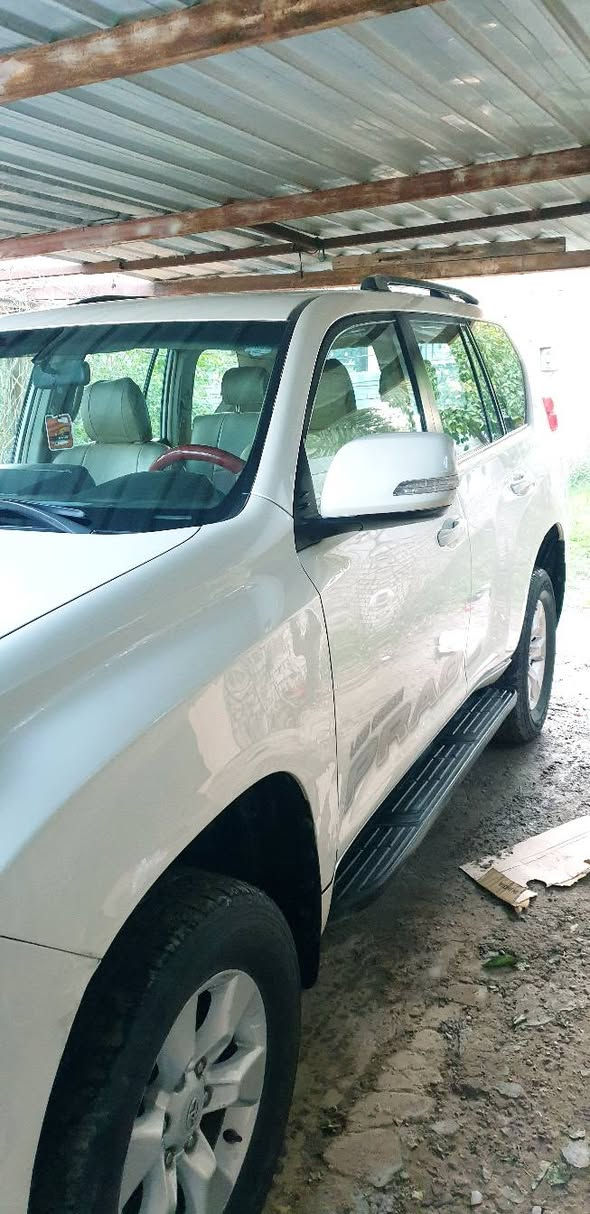 السلام عليكم برادو 2010 اربعه سلندر رقم اربيل ماشيه 220 محرك كير خير من الله بيها بارد قليل موضح بالسونار المرفق مع الصور المكان ديالى رقمي *********** سعر 200 بيها مجال
