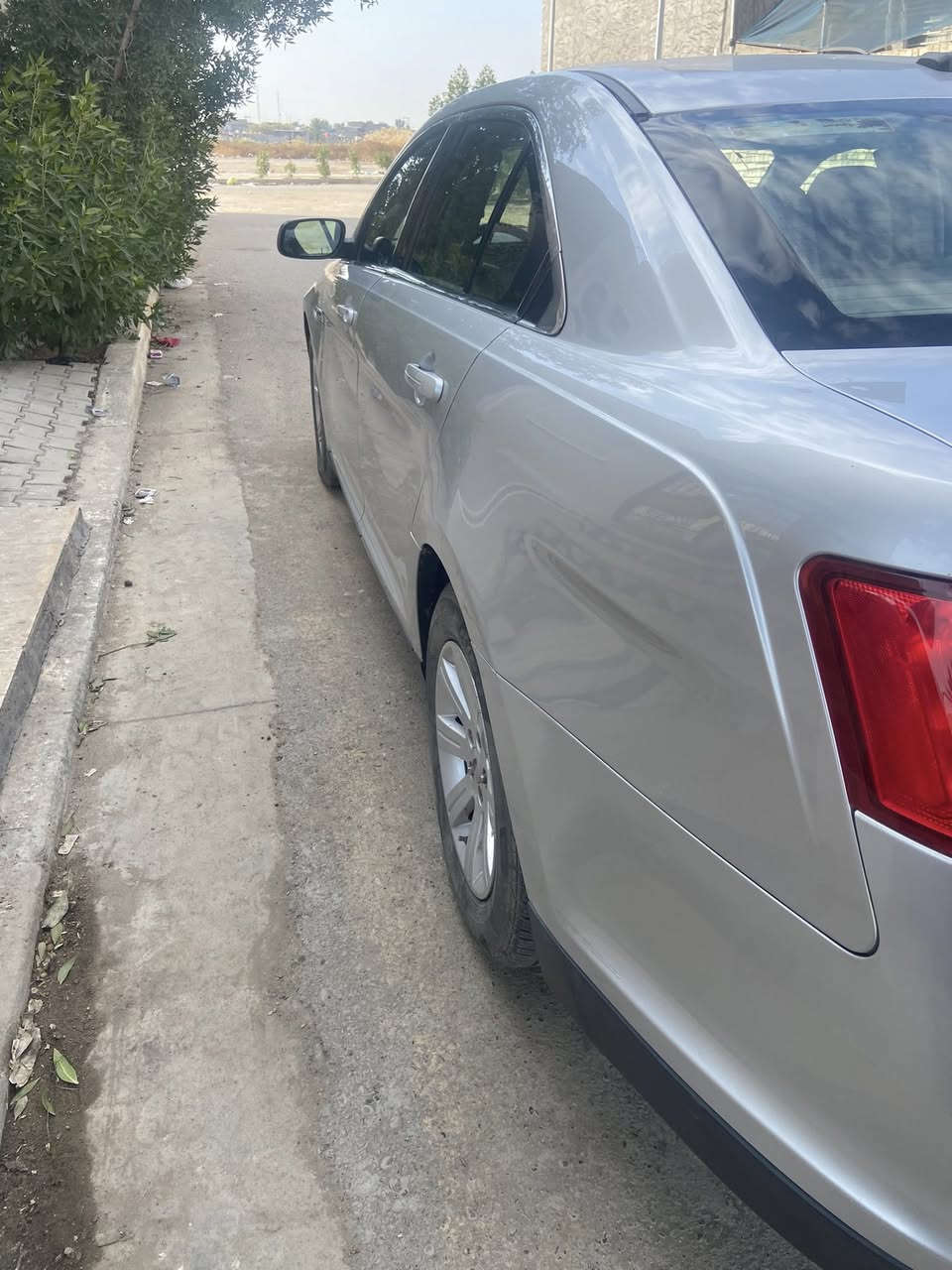 فورد تورس 2010
رقم سلمانية / بأسمي
وارد امريكي بيهه صبغ ( فقط ) جاملغ امامي ايمن 
مع بارد موضح بالصور بشكل دقيق .
السيارة ماشية 350 الف وجاهزة من كلشي 
1FAHP2DW4AG159501
مرفق مع الصور السونار الي اشتريت السيارة بي
السعر المطلوب / 105  / بغداد المحمودية
***********
