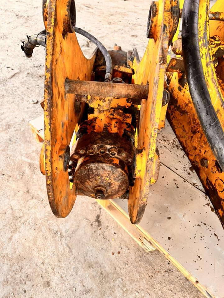 السلام عليكم 
نقارjcb بحاله جيده غير مستخدم ب العراق 
السعر 60. 
ا 
***********
***********
