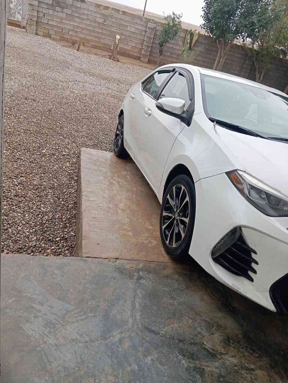 السلام عليكم للبيع
كورلا 2018 SE لون ابيض صدفي مميز جداً
محرك 1800 VVTi بدون فتح بدون عيب
⬅️ضرر جاملغ السائق فقط صبغ 
ملاحظه السياره بانزين أو غاز
كير/محرك/صدر/شرط/تبريد ثلج/جاهزة
(لايت دبل عدسه /حاجب ليد/بروجكتر ليد/داخل جلد وقماش /كشنات حضن/شفتات ستيرن/شاشه اعطال/شاشه كار بلي كبيره وكامره /نظام سبورت)
وبعد بيها مواصفات هوايه…
رقم سليمانيه 
السعر 143$  وبيها مجال 
العنوان ديالى قره تبه
***********
