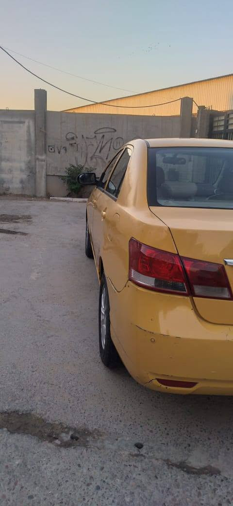 السلام عليكم
BYD G3 2013
محرك وكير هوندا وخير من الله 
تبريد ثلج لا يفصل ولا يبوخ 
كيرها عادي
 كلج رياضي 
مبدل بيها باب امامي يمنة وبيها صبغ بس صفحة اليمنة 
للاستفسار ***********
