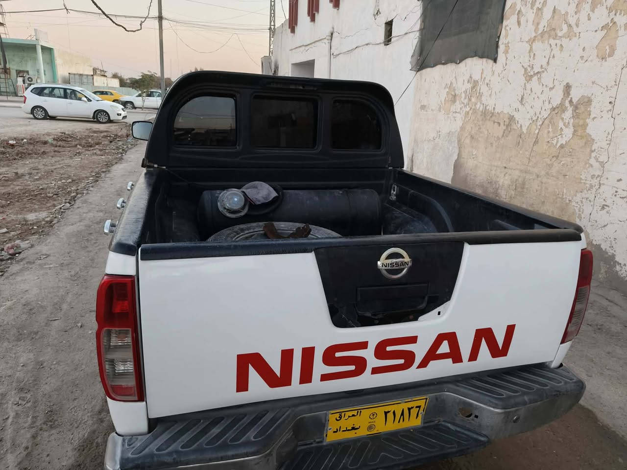 السلام عليكم بيكم نيفاره مديل ١٠ رقم بغداد صدامي وارثه موجودين بغداد ابيع كوم حديد السياره معمرها ستوني كله جديد كير اوتو مكينه سمكره صبغ عام دوشمه ومنضومه غاز ستوني شادها من المعمل بيها صيانه سنه مكان السياره واسط كوت السعر ٦٢ /رقم الهاتف /***********
