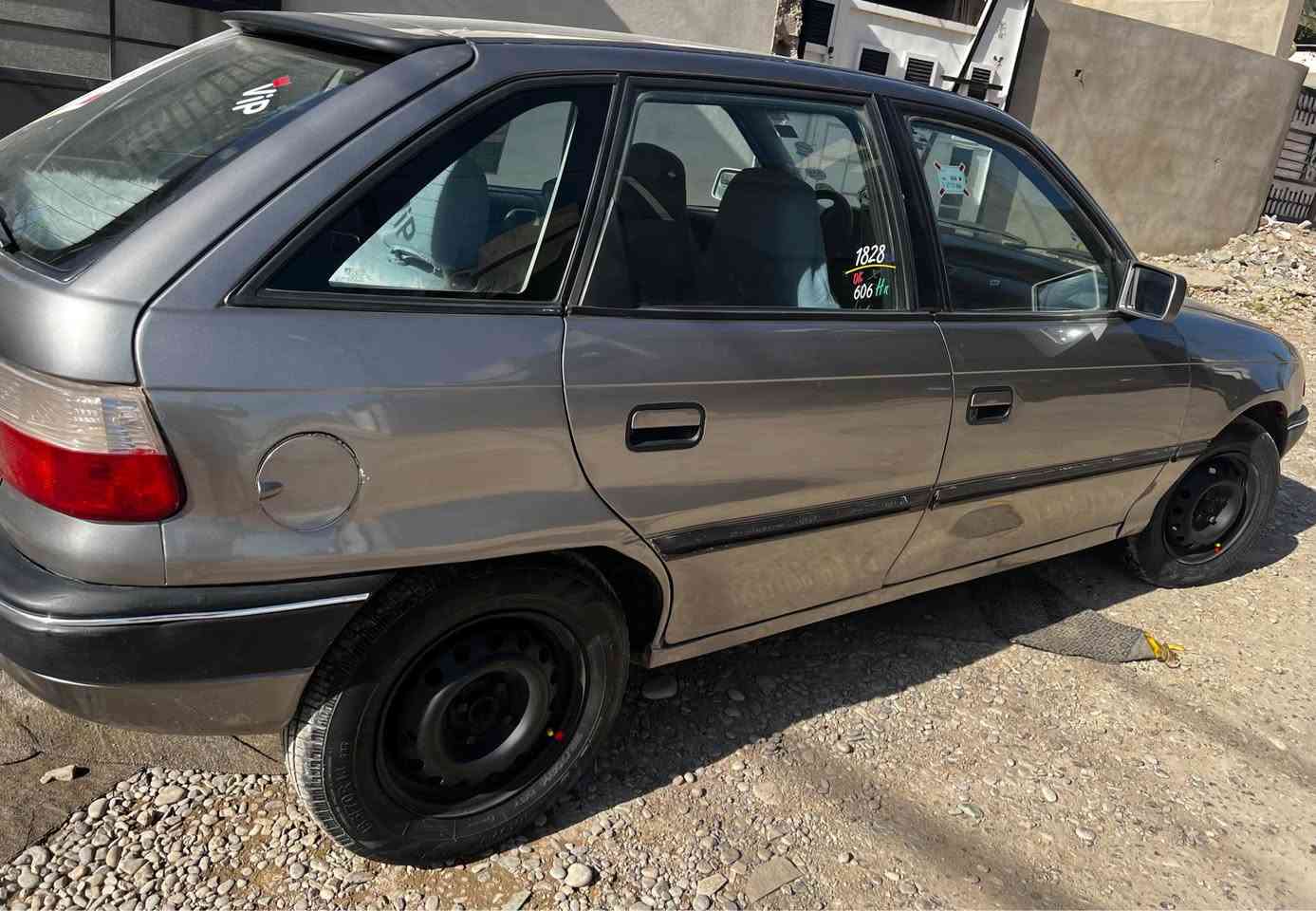 اوبل استرا موديل 92 محرك 16 باور قفل مركزي جام كهربائية كير محرك صدر تايرات كلها شرط سنويه جديده رقم جديد سعر 42 وبي مجال للشراي كركوك, العراق


**إذا كنت صاحب هذا الإعلان وتريد حذفه لأي سبب، رجاءا أرسل رسالة إلى الدعم الفني**