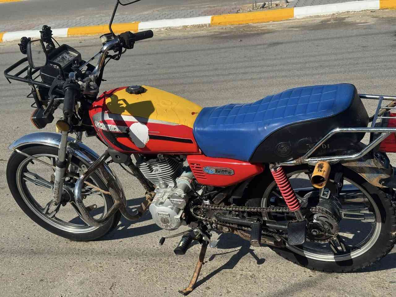 للبيع سيفان موديل 2020 السعر 375 بي مجال هم يرهم مراوس حسب القناعه  العنوان تكريت القادسيه شارع المجمع الطبي اتصل ***********
