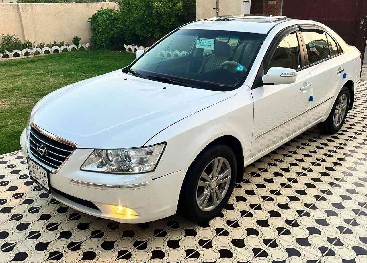 السلام عليكم للبيع سوناتا
2010/خليجي
 رقم بغداد بسمي شرط التحويل..
 فول مواصفات. فتحه سقف. تحكم ستيرن. داخل صاج. اربعه دسك. حساس خلفي. محرك 2400 /بلادي🌹
بيها مكانين صبغ. 
تبريد ثلج. تخم تاير جديد. 
السعر 123 ومجال بسيط. 
للاستفسار ***********/
مكان السيارة صلاح الدين بلد.
