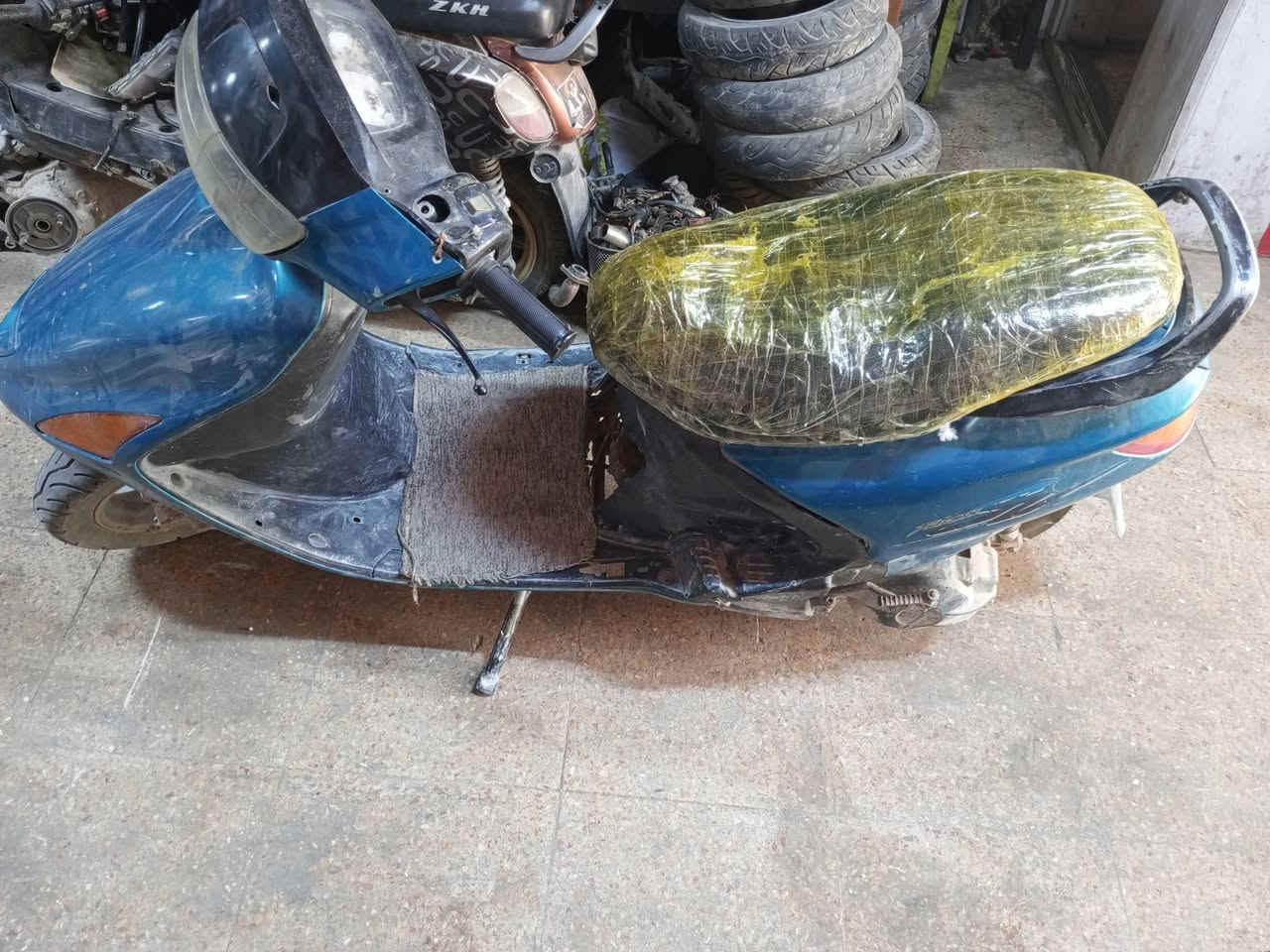 300 وبيها مجال نجف ما عزيزي نظيفه ***********
