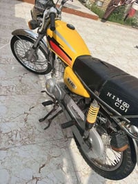 دراجه البيع موديل 2023 بيها خيط دخان باب ثاني بس وصل سعر 600 وبيها مجا...