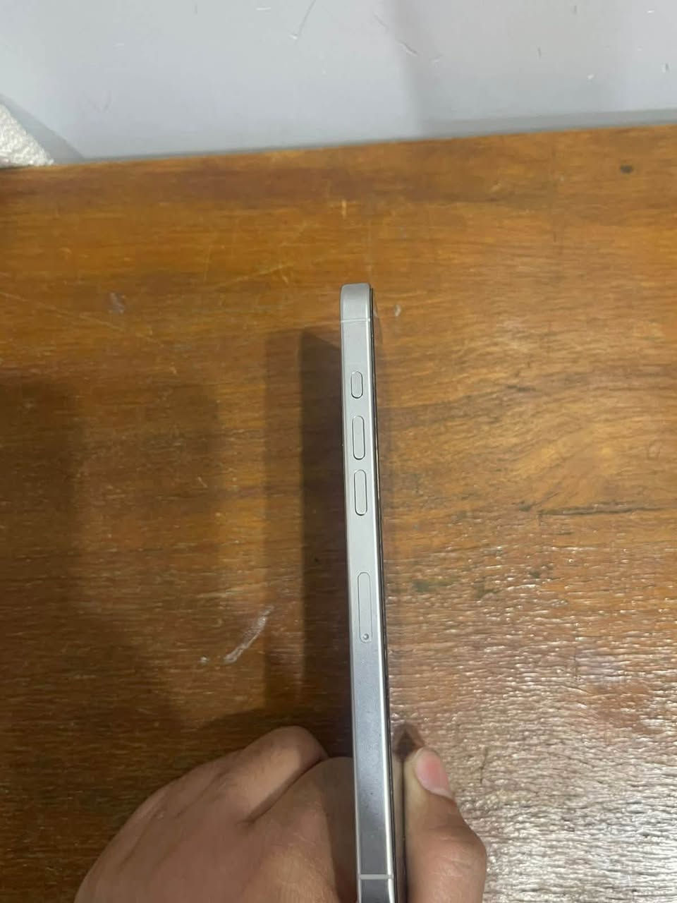 السلام عليكم للبيع Apple iPhone 16 Pro Max نسخة الشرق الأوسط نسخه عربيه
لون الجهاز ابيض الجهاز نظيف جدًا شخط واحد مابيه استعمال شخصي

ما داخل صيانة ولا مفتوح

مساحه الهاتف256
البطارية 86%

كلشي شغال 100% بدون أي مشكلة

الكاميرات والبصمة والسماعات ممتازة

الجهاز مرتب جدًا

معه كارتونه الهاتف

السعر:مليون 400

وبي مجال 

مكاني بغداد الامين الثانيه للاتصال***********واتساب موجود

او مراسله الصفحه
