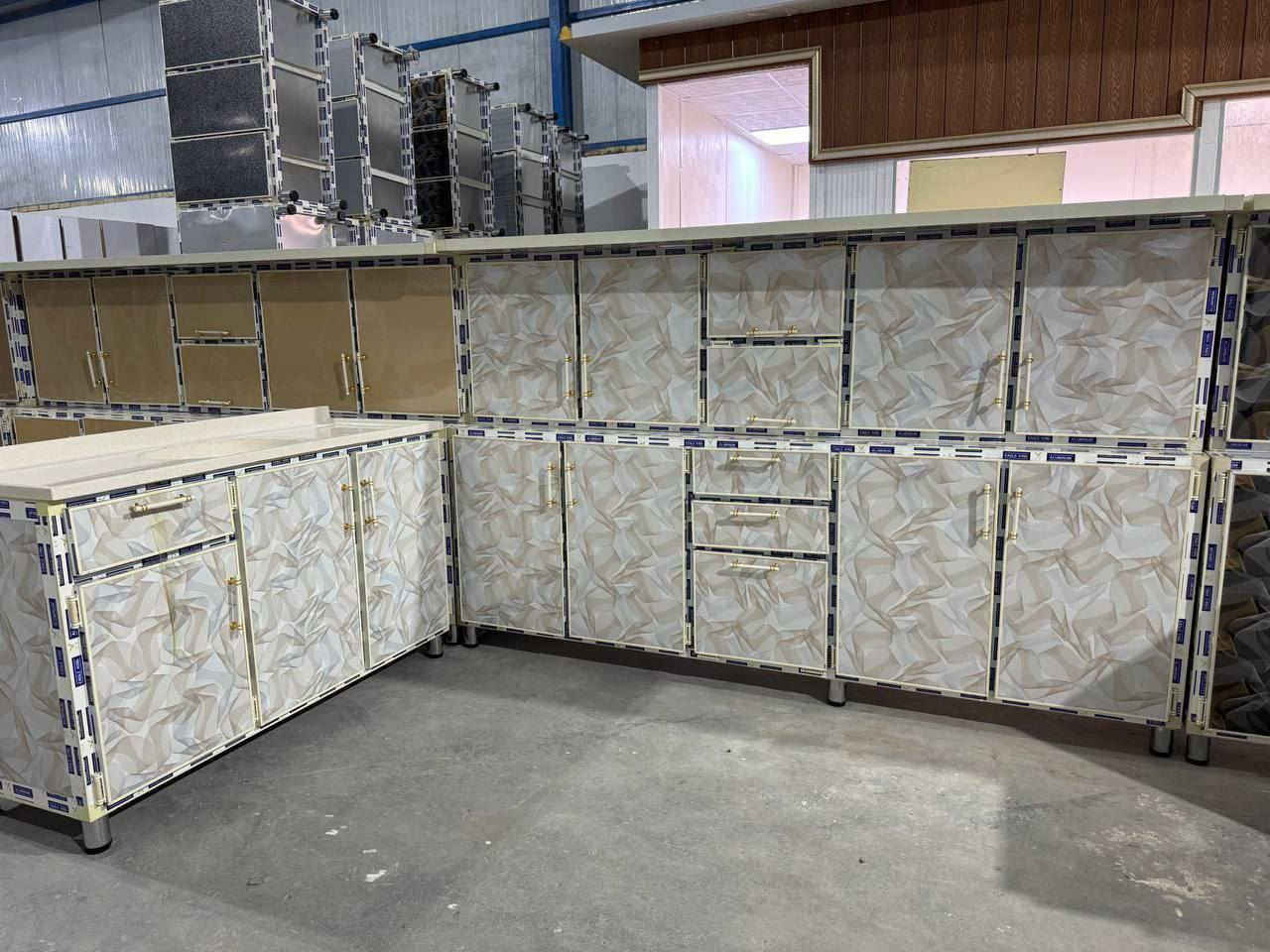 ٤٣٥ الف فقط
كاونتر مترين ونص ارضي وملحق مع سنك متر ونص مرمر 

البوري المنيوم صيني درجه اولى
الداخل والظهر بليت 0.7 ملم 
سقف الأرضي مبطن خشب MDF
الأرجل ستيل 
اليدات بوري ثقيل 
المحلق ديكور شفقه


**إذا كنت صاحب هذا الإعلان وتريد حذفه لأي سبب، رجاءا أرسل رسالة إلى الدعم الفني**